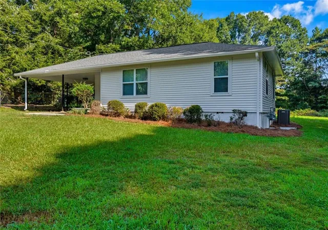 Photo 3 of Single family home for sale at 470 Schaffer Rd Sw, Marietta, GA 30060 | MLS# 7830923 | Listing updated on 2026-09-02
