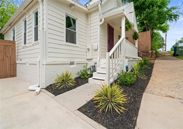 Photo 1 of Single family home for sale at 379 Mary St SW, Atlanta, GA 30310 | MLS# 7856671 | Listing updated on 2026-10-22