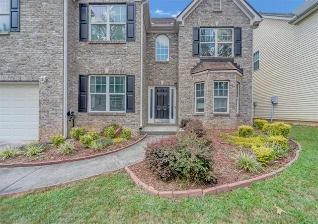 Photo 3 of Single family home for sale at 4633 Beau Point Ct, Snellville, GA 30039 | MLS# 7833690 | Listing updated on 2026-09-08