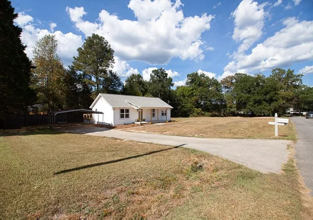 Photo 2 of Single family home for sale at 65 Habersham Cir Ne, Cartersville, GA 30121 | MLS# 7835276 | Listing updated on 2026-09-11
