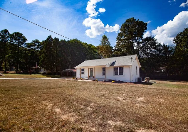 Photo 3 of Single family home for sale at 65 Habersham Cir Ne, Cartersville, GA 30121 | MLS# 7835276 | Listing updated on 2026-09-11