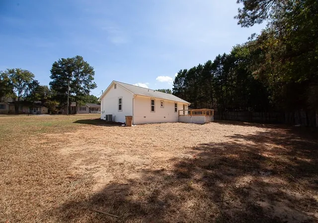 Photo 4 of Single family home for sale at 65 Habersham Cir NE, Cartersville, GA 30121 | MLS# 7835276 | Listing updated on 2026-09-11