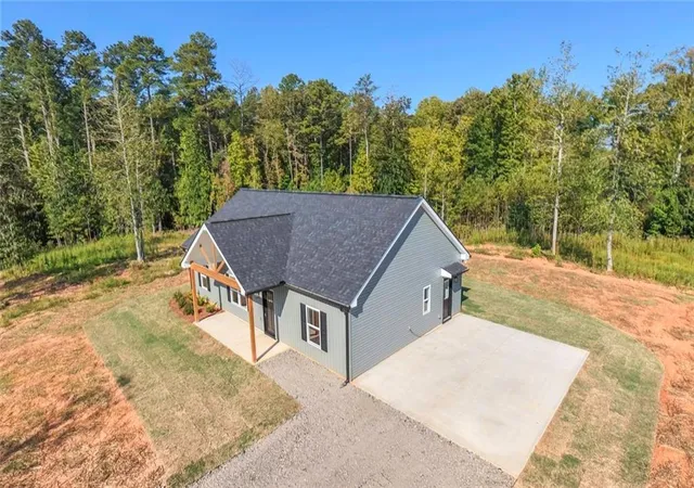 Photo 2 of Sale Pending at 194 Arbacoochee Rd, Tallapoosa, GA 30176 | MLS# 7840837 | Listing updated on 2026-09-30