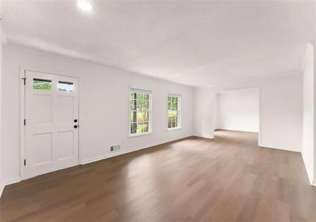 Photo 4 of Single family home for sale at 570 Cedar Crk Dr, Athens, GA 30605 | MLS# 7831515 | Listing updated on 2026-09-03