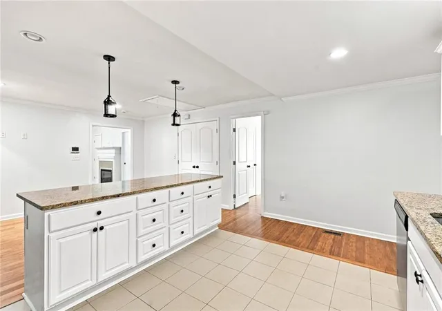 Photo 3 of Single family home for sale at 1047 Sw Peeples St Sw, Atlanta, GA 30310 | MLS# 7827835 | Listing updated on 2026-09-03