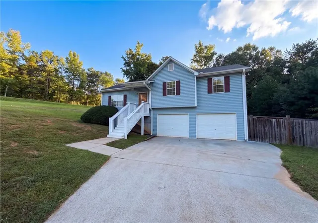 Photo 1 of Single family home for sale at 100 Betty Ln, Carrollton, GA 30116 | MLS# 7835347 | Listing updated on 2026-09-12