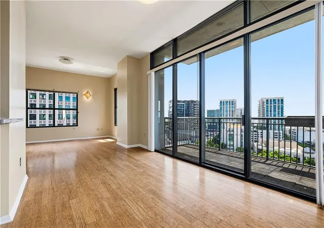 Listing Photo 1 - Condo for sale in building located at 3040 Peachtree Rd Nw, Atlanta, GA 30305 - Unit #1503