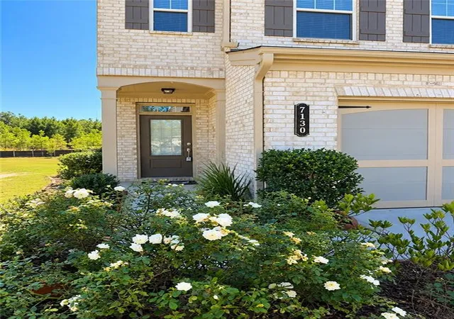 Photo 3 of Townhouse for sale at 7130 Post Park Way, Cumming, GA 30040 | MLS# 7837232 | Listing updated on 2026-10-07
