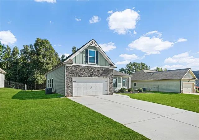 Photo 3 of Single family home for sale at 8844 St Andrews Pkwy, Winston, GA 30187 | MLS# 7833751 | Listing updated on 2026-09-09