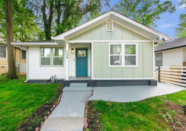 Photo 1 of Single family home for sale at 754 S Grand Ave Nw, Atlanta, GA 30318 | MLS# 7835915 | Listing updated on 2026-09-12
