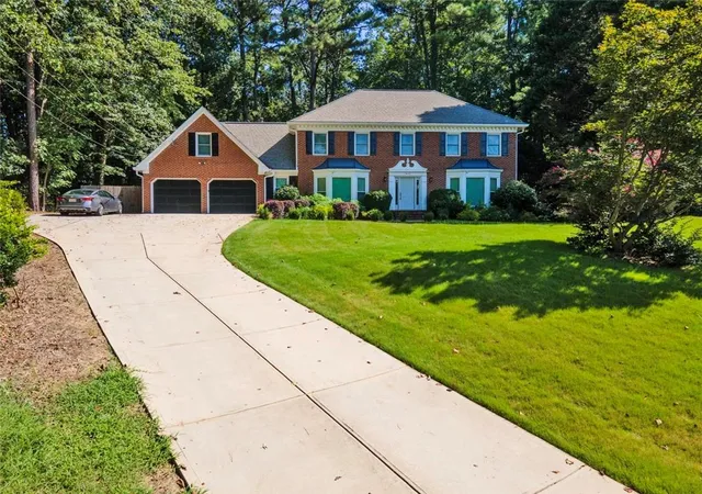 Photo 2 of Single family home for sale at 415 Spindle Ct, Sandy Springs, GA 30350 | MLS# 7832363 | Listing updated on 2026-09-11