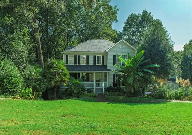 Photo 2 of Sale Pending at 330 Justin Dr, Woodstock, GA 30188 | MLS# 7834365 | Listing updated on 2026-09-23