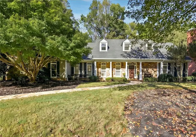 Photo 3 of Single family home for sale at 140 Grogans Landing, Sandy Springs, GA 30350 | MLS# 7856740 | Listing updated on 2026-10-27