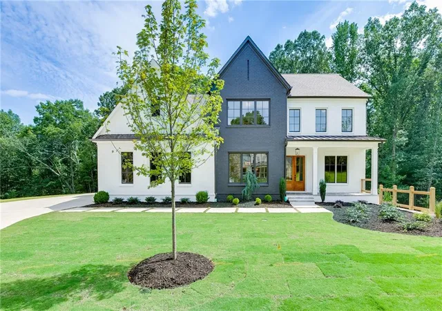 Photo 3 of Single family home for sale at 2975 N Bogan Rd Ne, Buford, GA 30519 | MLS# 7835076 | Listing updated on 2026-09-19