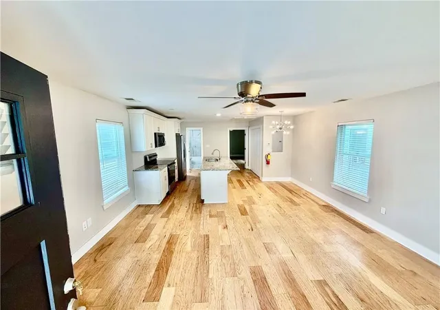 Photo 2 of Single family home for sale at 946 Hubbard St Sw, Atlanta, GA 30310 | MLS# 7832780 | Listing updated on 2026-09-05