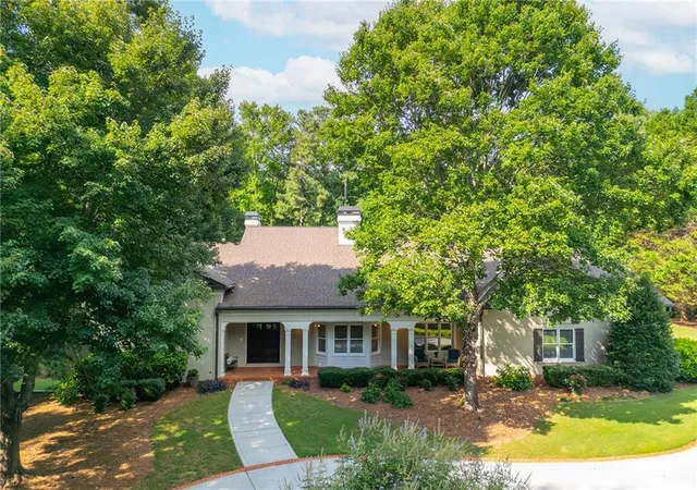 Photo 100 of Single family home for sale at 1025 Stonegate Ct, Roswell, GA 30075 | MLS# 7827859 | Listing updated on 2026-10-22