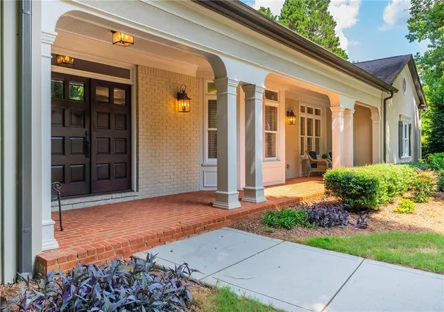 Photo 2 of Single family home for sale at 1025 Stonegate Ct, Roswell, GA 30075 | MLS# 7827859 | Listing updated on 2026-09-12