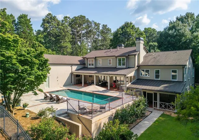 Photo 3 of Single family home for sale at 1025 Stonegate Ct, Roswell, GA 30075 | MLS# 7827859 | Listing updated on 2026-09-12