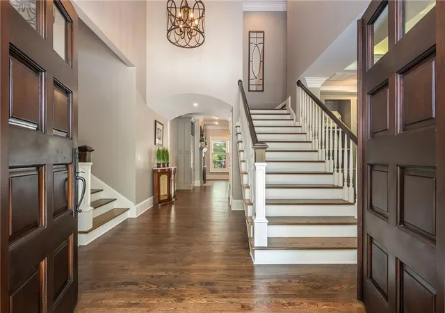 Photo 4 of Single family home for sale at 1025 Stonegate Ct, Roswell, GA 30075 | MLS# 7827859 | Listing updated on 2026-09-12