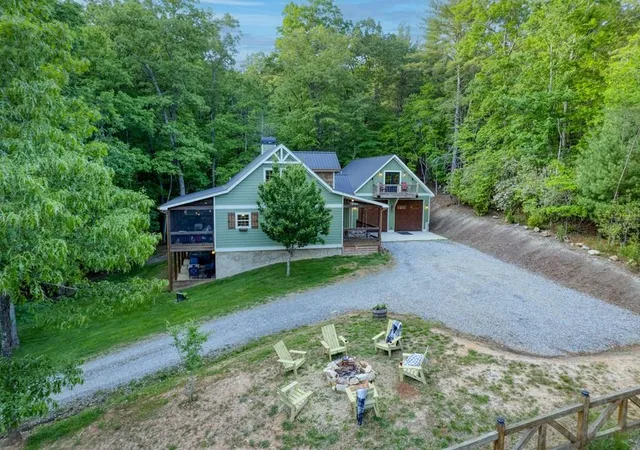 Photo 2 of Single family home for sale at 481 Mountain Top Dr, Blue Ridge, GA 30513 | MLS# 7837587 | Listing updated on 2026-10-12