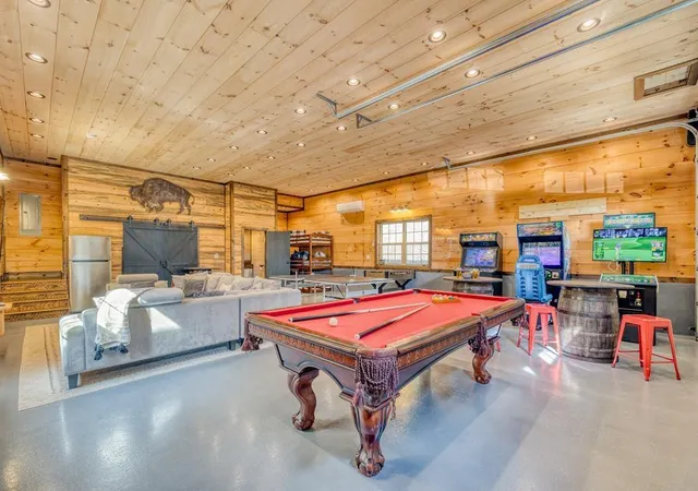 Photo 3 of Single family home for sale at 481 Mountain Top Dr, Blue Ridge, GA 30513 | MLS# 7837587 | Listing updated on 2026-10-12