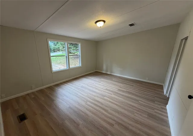 Photo 4 of Sale Pending at 6125 River Run Cir, Gainesville, GA 30506 | MLS# 7836455 | Listing updated on 2026-10-12