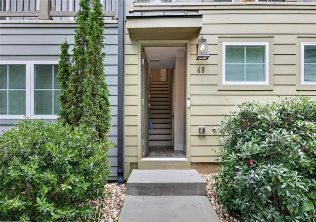 Photo 3 of Townhouse for sale at 68 Adore Ct SE, Atlanta, GA 30315 | MLS# 7836002 | Listing updated on 2026-09-12