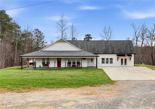 Photo 3 of Single family home for sale at 1100 Soap Crk Rd, Ball Ground, GA 30107 | MLS# 7737221 | Listing updated on 2026-09-02