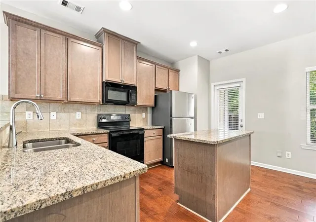 Photo 4 of Townhouse for sale at 847 Ambient Way SW, Atlanta, GA 30331 | MLS# 7859842 | Listing updated on 2026-10-28