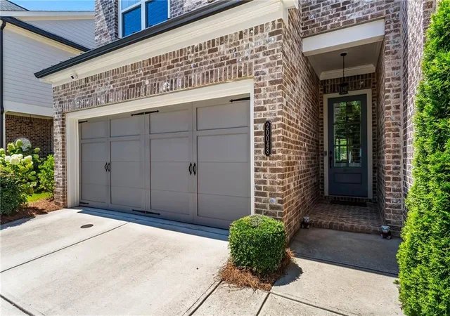 Photo 2 of Townhouse for sale at 20048 Windalier Way, Roswell, GA 30076 | MLS# 7833471 | Listing updated on 2026-09-11