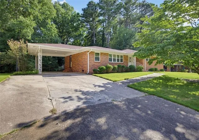 Photo 2 of Sale Pending at 2972 Arrowood Dr, Atlanta, GA 30344 | MLS# 7837225 | Listing updated on 2026-09-25