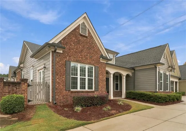 Listing Photo 5 - Condo for sale in building located at 1812 Manor Vw Cir, Acworth, GA 30101 - Unit #10