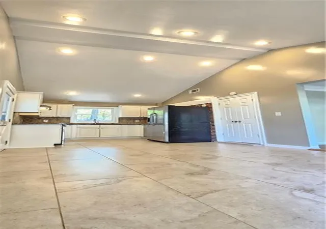 Photo 2 of Single family home for sale at 2949 Westbury Dr, Decatur, GA 30033 | MLS# 7858013 | Listing updated on 2026-10-27