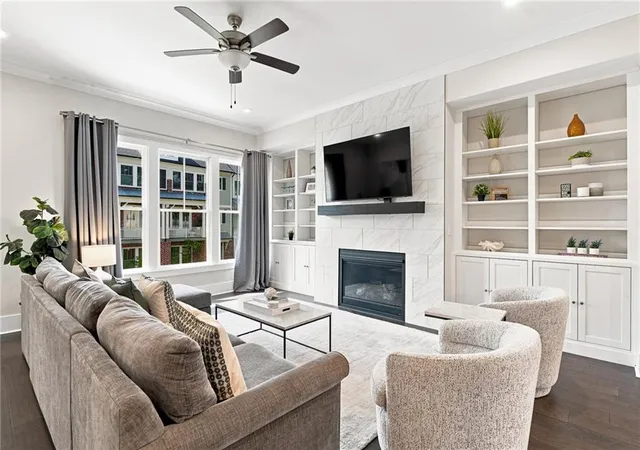 Listing Photo 5 - Condo for sale in building located at 2054 Cortland Rd, Alpharetta, GA 30009