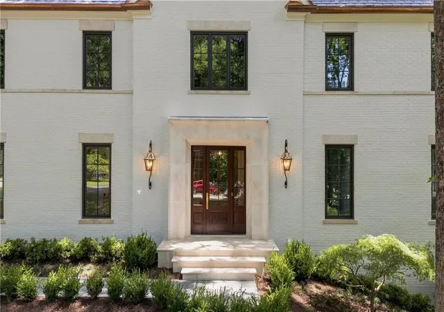Photo 1 of Single family home for sale at 4095 Glen Devon Dr Nw, Atlanta, GA 30327 | MLS# 7824928 | Listing updated on 2026-10-18