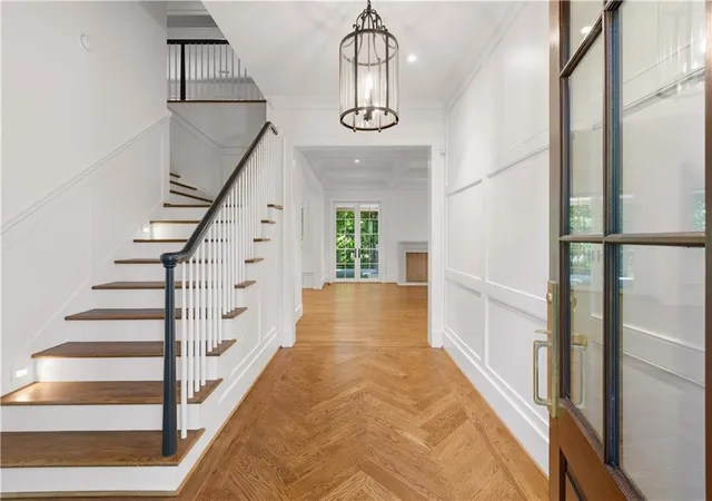Photo 2 of Single family home for sale at 4095 Glen Devon Dr Nw, Atlanta, GA 30327 | MLS# 7824928 | Listing updated on 2026-10-18