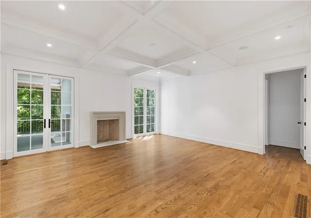 Photo 4 of Single family home for sale at 4095 Glen Devon Dr Nw, Atlanta, GA 30327 | MLS# 7824928 | Listing updated on 2026-10-18