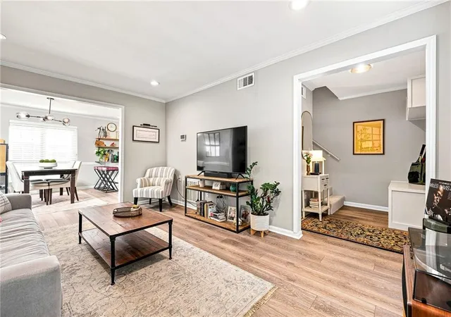 Photo 3 of Condo for sale at 15 Scotland Pl NW, Atlanta, GA 30318 | MLS# 7836661 | Listing updated on 2026-09-14
