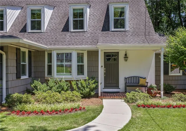 Photo 3 of Sale Pending at 990 Winding Crk Trl, Sandy Springs, GA 30328 | MLS# 7834754 | Listing updated on 2026-09-24