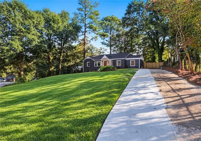 Photo 3 of Single family home for sale at 1807 Buckeye St, Atlanta, GA 30310 | MLS# 7851731 | Listing updated on 2026-10-29