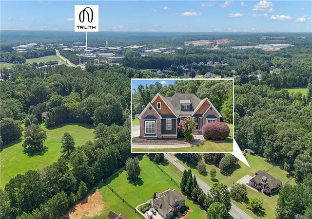 Photo 3 of Single family home for sale at 660 Sandy Crk Rd, Fayetteville, GA 30214 | MLS# 7858059 | Listing updated on 2026-10-23
