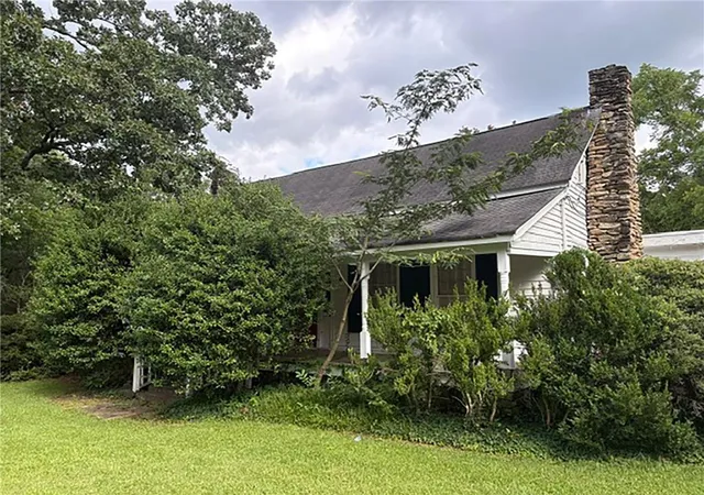 Photo 1 of Sale Pending at 3290 Lower Roswell Rd, Marietta, GA 30068 | MLS# 7834224 | Listing updated on 2026-09-21