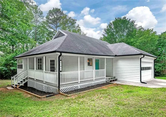 Photo 3 of Single family home for sale at 2410 Overlook Dr, Conyers, GA 30094 | MLS# 7826199 | Listing updated on 2026-09-03