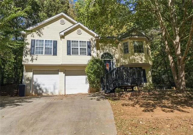 Photo 3 of Single family home for sale at 3126 Arrowhead Dr, Gainesville, GA 30506 | MLS# 7855082 | Listing updated on 2026-10-28