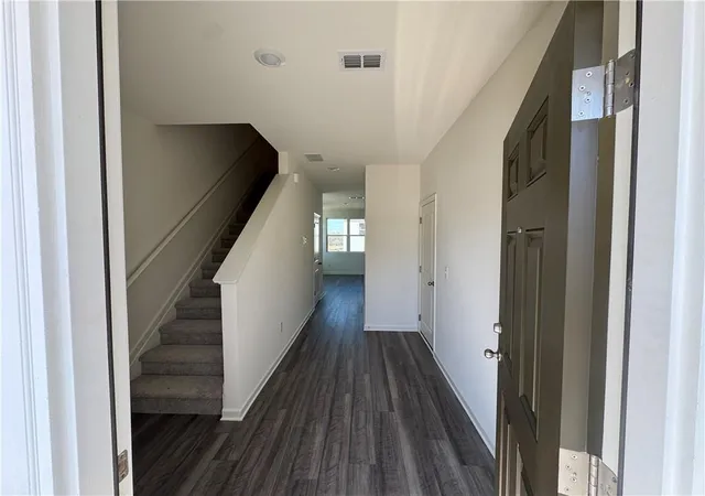 Photo 2 of Townhouse for sale at 610 Trant Dr, Villa Rica, GA 30180 | MLS# 7834991 | Listing updated on 2026-09-11