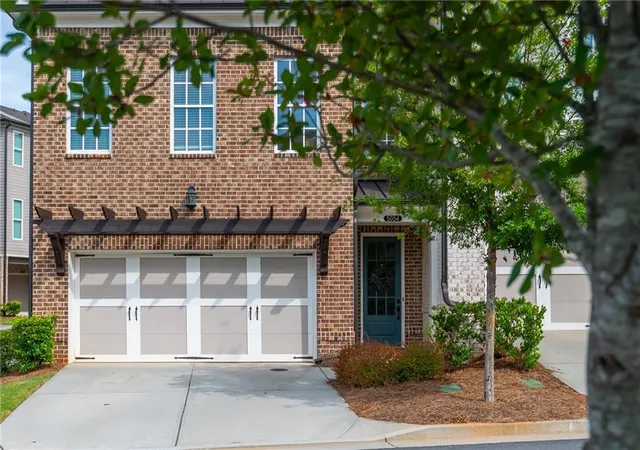 Townhouse for sale at 5054 Sealy Cir, Peachtree Corners, GA 30092 | MLS# 7836245