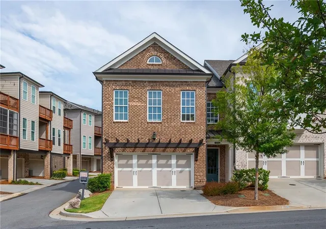 Photo 2 of Townhouse for sale at 5054 Sealy Cir, Peachtree Corners, GA 30092 | MLS# 7836245 | Listing updated on 2026-09-12
