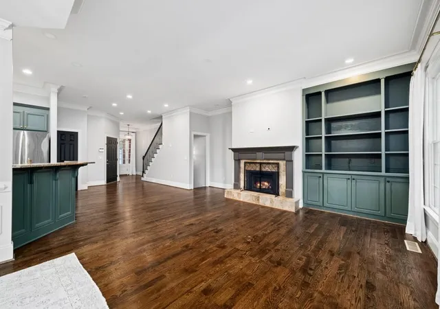 Photo 4 of Townhouse for sale at 5492 Glenridge Dr #544, Sandy Springs, GA 30342 | MLS# 7841604 | Listing updated on 2026-10-07