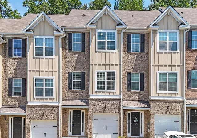 Photo 2 of Sale Pending at 1941 Appaloosa Ml Cir, Buford, GA 30519 | MLS# 7834132 | Listing updated on 2026-10-12