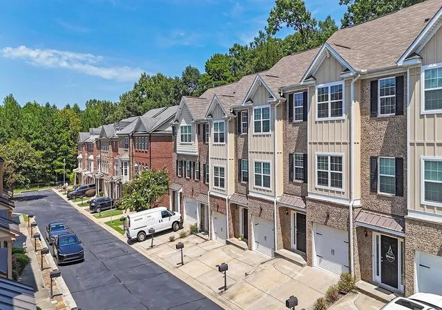 Photo 3 of Sale Pending at 1941 Appaloosa Ml Cir, Buford, GA 30519 | MLS# 7834132 | Listing updated on 2026-10-12